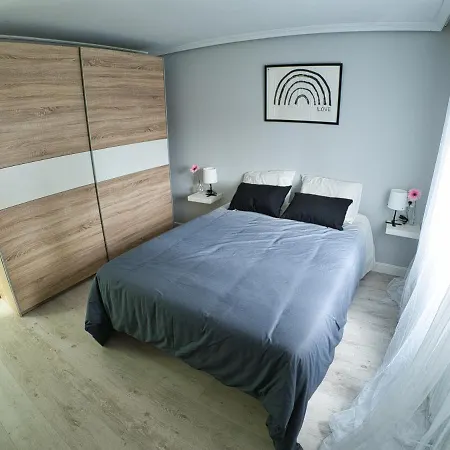 Bonito Piso Villafria דירה